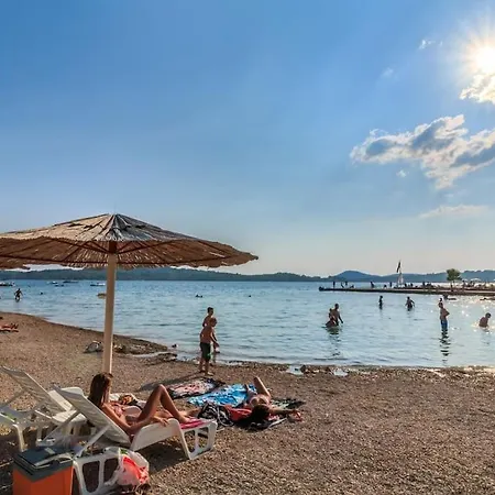 Sea La Vie With Pool