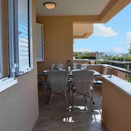 Sea La Vie With Pool Apartment *