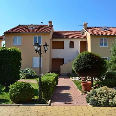 Sea La Vie With Pool Apartment *