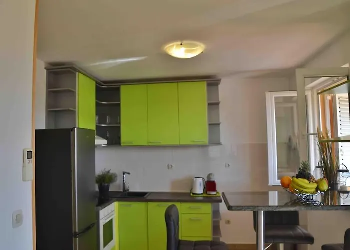 Sea La Vie With Pool * ヴォディツェ