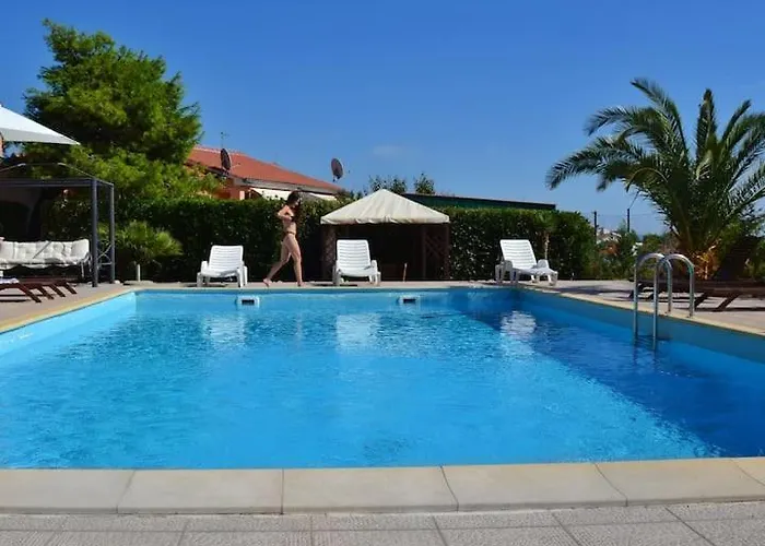 Sea La Vie With Pool