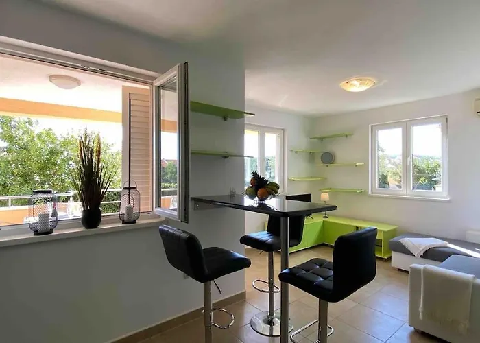 Appartement Sea La Vie With Pool Vodice