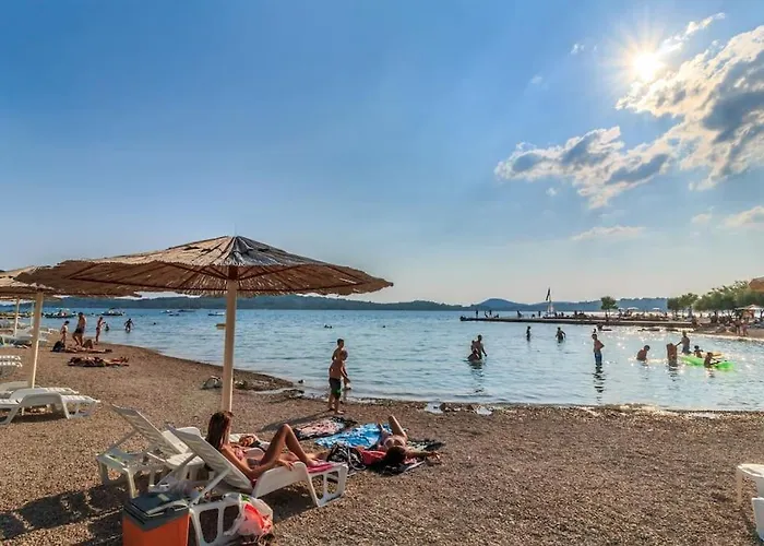 Sea La Vie With Pool